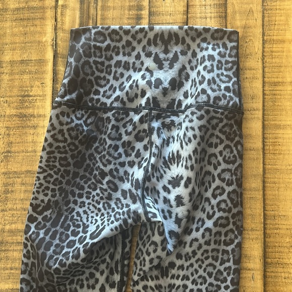 Yogalicious Jaguar Grey Leggings - Picture 8 of 10